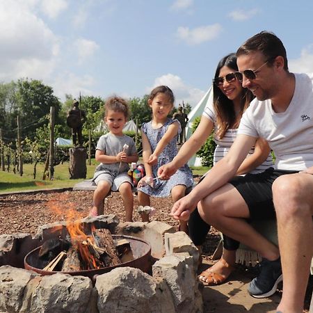 Leeds Castle Knights Glamping Hotel Exterior foto
