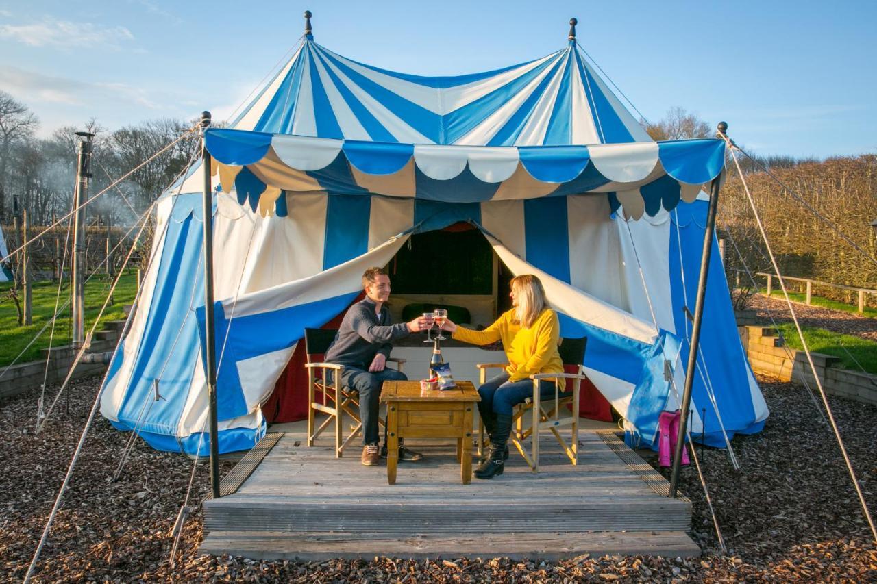 Leeds Castle Knights Glamping Hotel Exterior foto