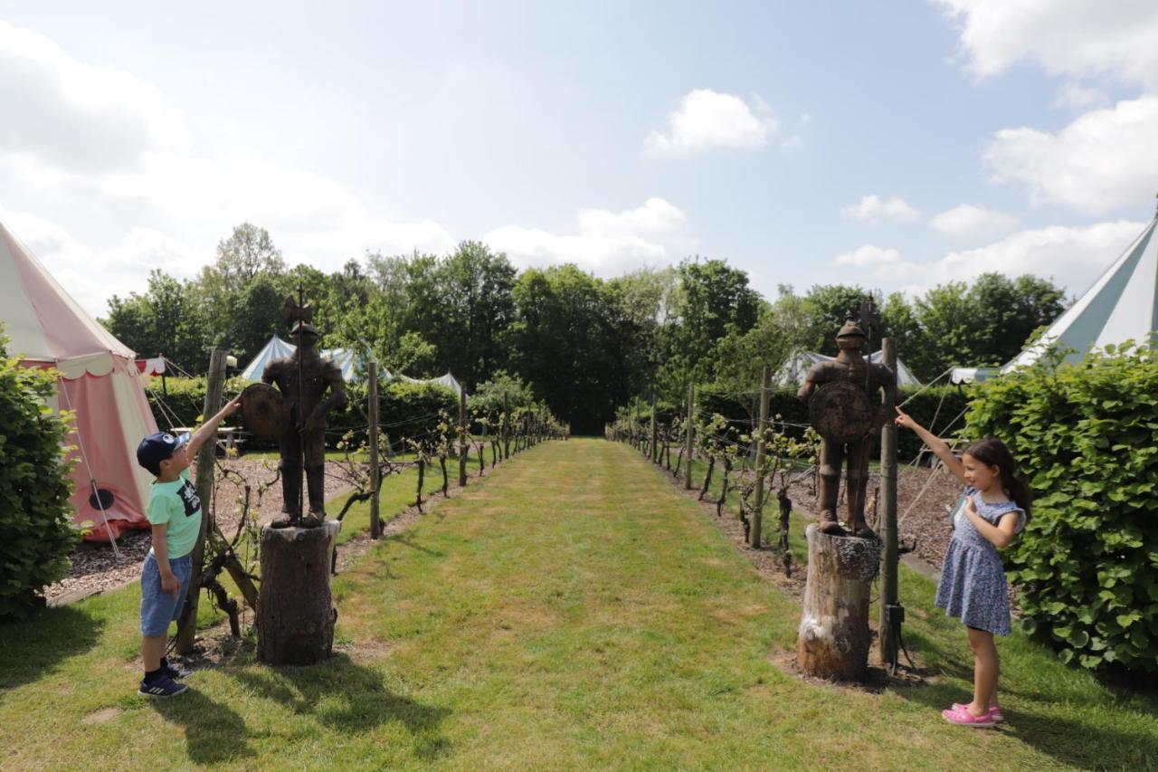 Leeds Castle Knights Glamping Hotel Exterior foto