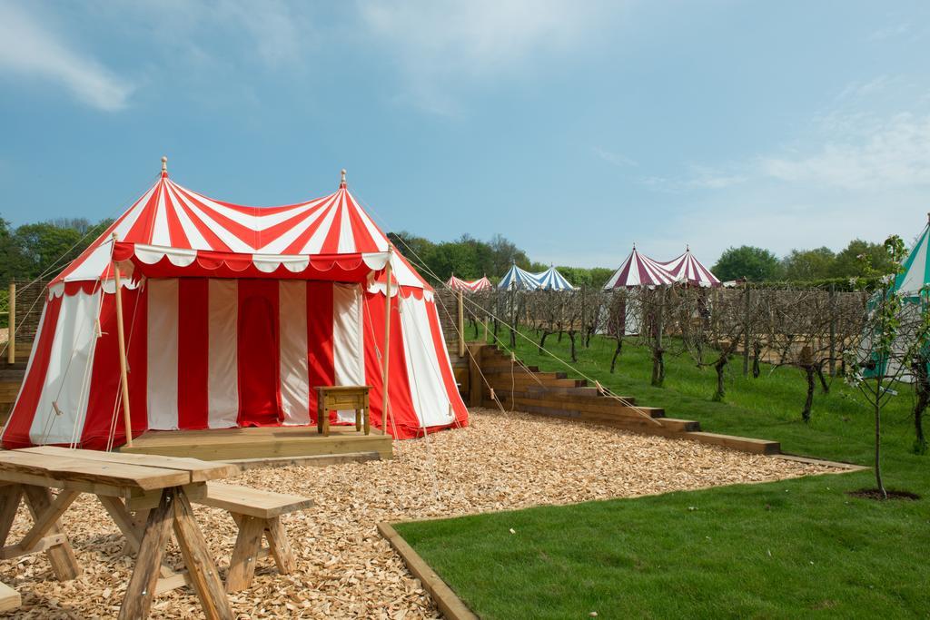 Leeds Castle Knights Glamping Hotel Exterior foto