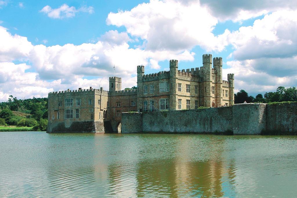 Leeds Castle Knights Glamping Hotel Exterior foto