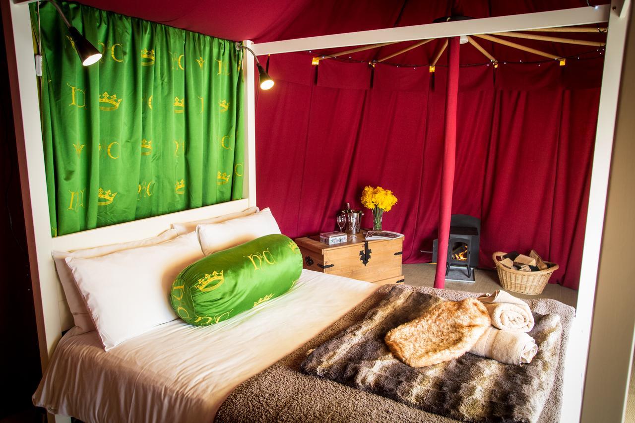 Leeds Castle Knights Glamping Hotel Exterior foto