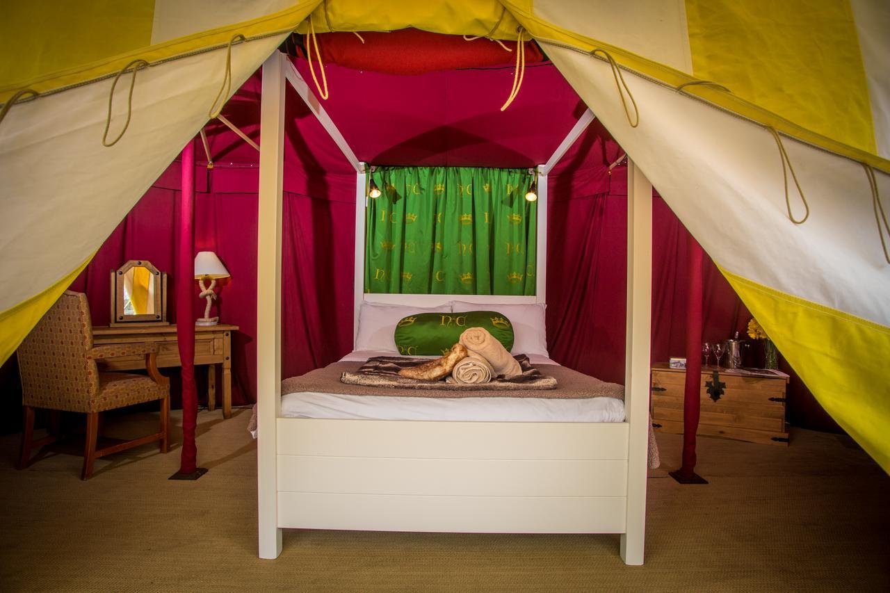 Leeds Castle Knights Glamping Hotel Exterior foto